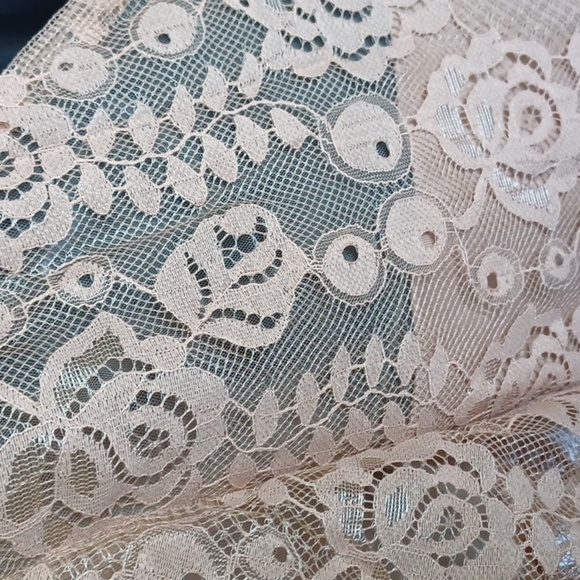 Unithorse Hi-low shimmering Lace texture puff sleeve - Picture 6 of 9